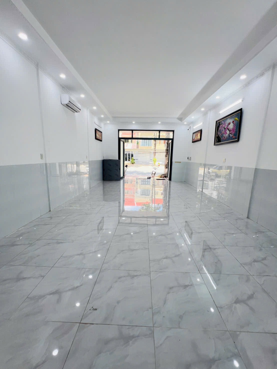 Cho thuê nhà mặt tiền đường chính Trần Văn Trà - KDC Hưng Phú